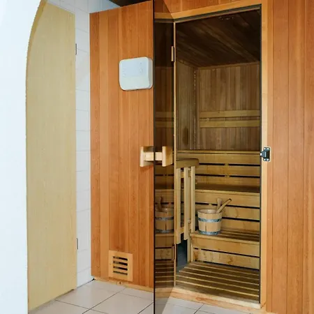 Nora Вилла Фаулензее